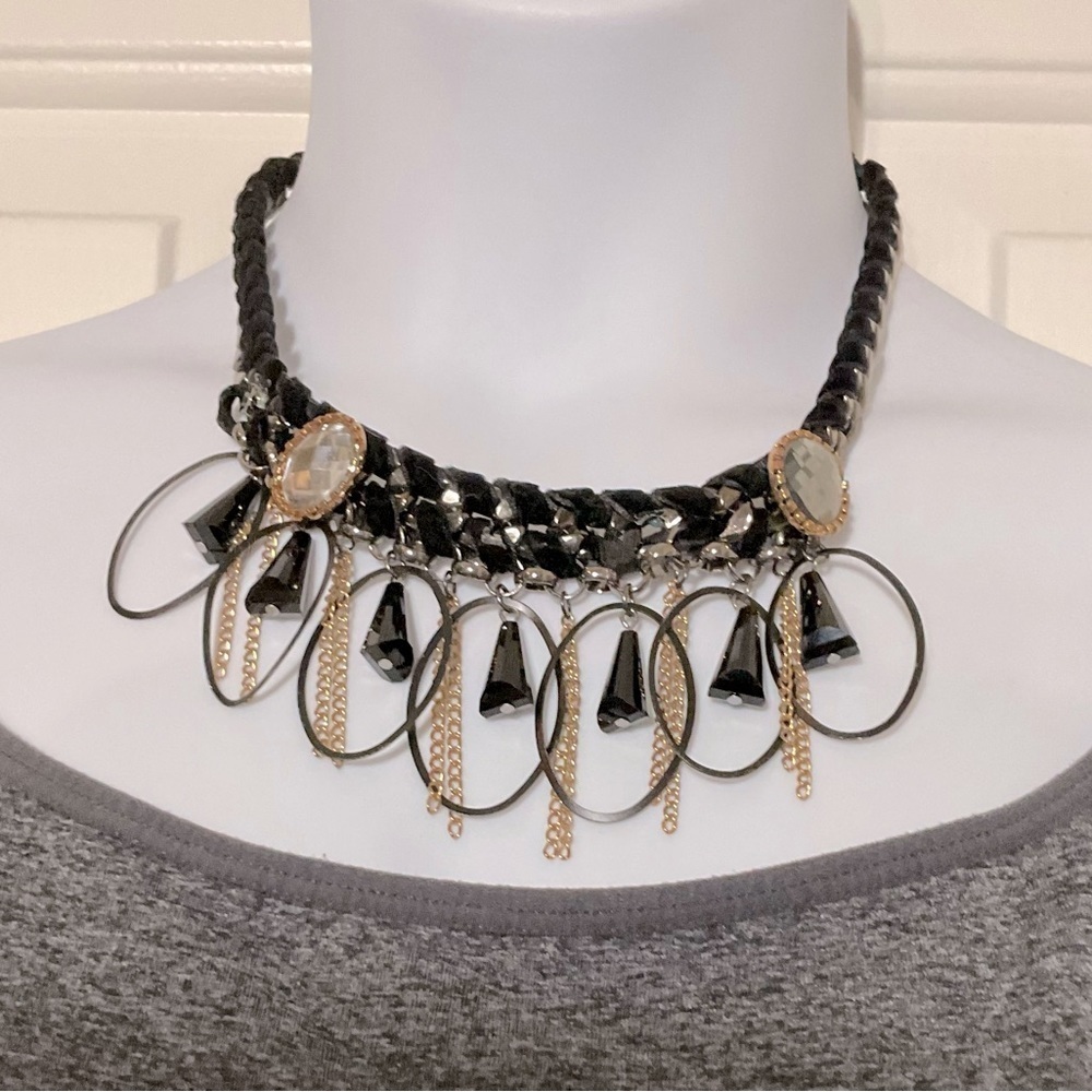 Choker necklace